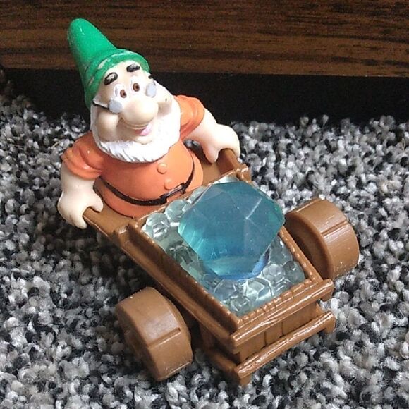 🌍5/$10🌏 Disney toy 7 dwarfs spinning diamond - Picture 1 of 1